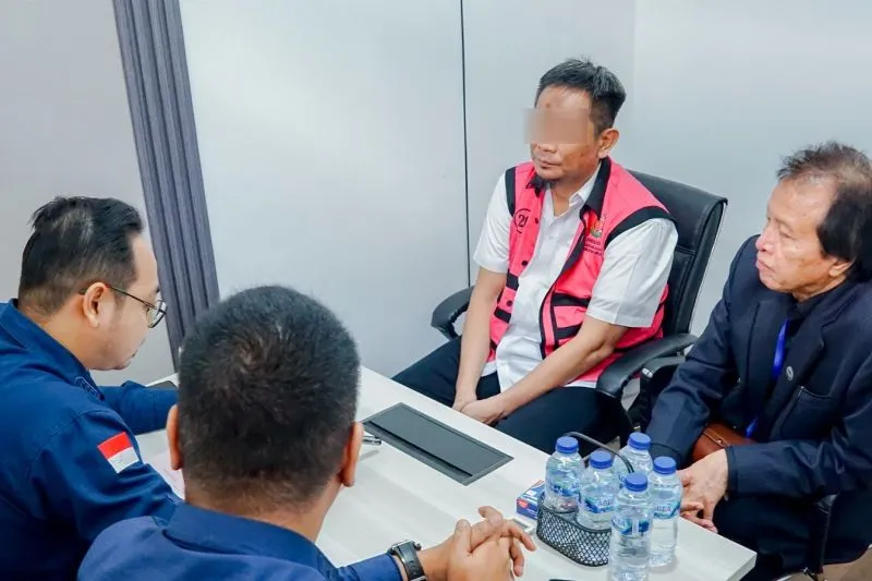 Kejaksaan Agung (Kejagung) melimpahkan satu orang tersangka ksus tambang PT AKT