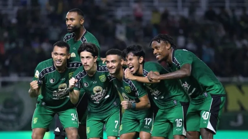 Sejumlah pemain Persebaya Surabaya 