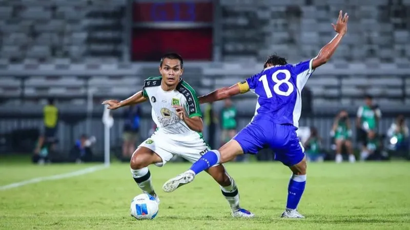 Pesepak bola Persebaya Surabaya Rachmat Irianto 