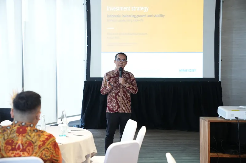 Head of Research & Chief Economist PT Mirae Asset Sekuritas Indonesia Rully Arya Wisnubroto
