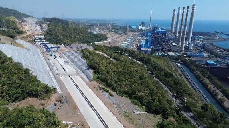 Jalan Tol Probowangi, yang dibangun PT Wijaya Karya Persero Tbk (WIKA)