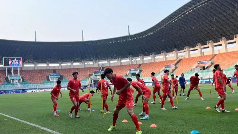 Pemain timnas Vietnam berlatih menjelang laga Grup A Piala AFF 2026