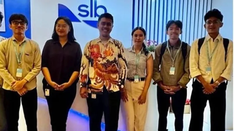 Mahasiswa FMIPA UI berfoto bersama dalam acara IMAGE 2026