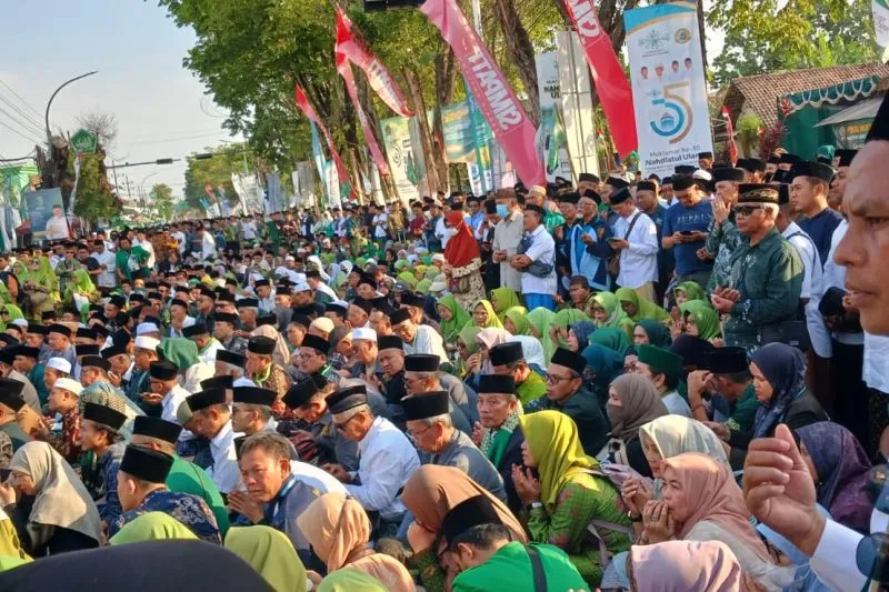 Nahdliyin memadati lokasi jalan raya saat pembukaan Muktamar Ke-35 NU