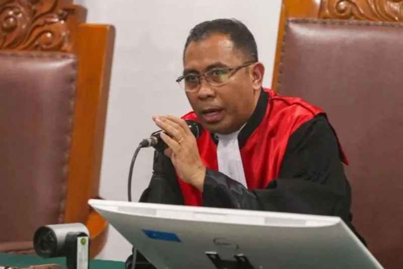 Hakim tunggal Richard Edwin Basoeki