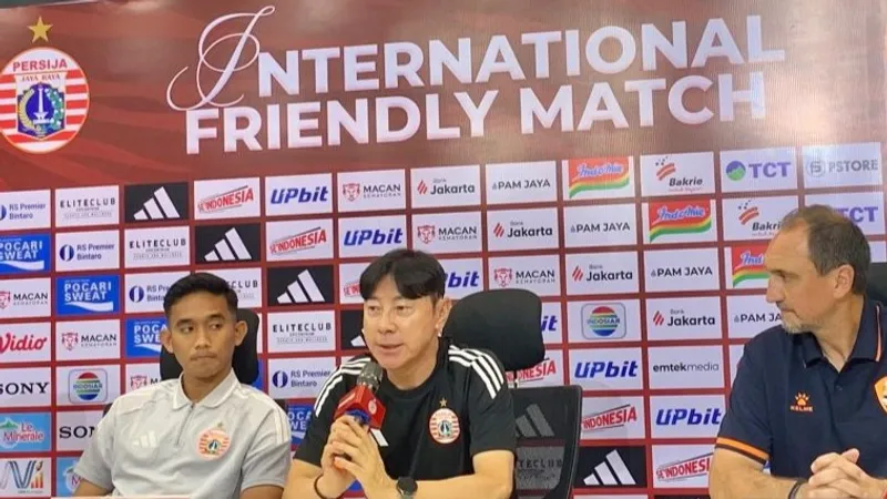 Pelatih kepala Persija Jakarta Shin Tae-yong 