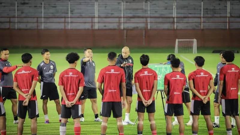 Pelatih Timnas Indonesia U-20 Nova Arianto