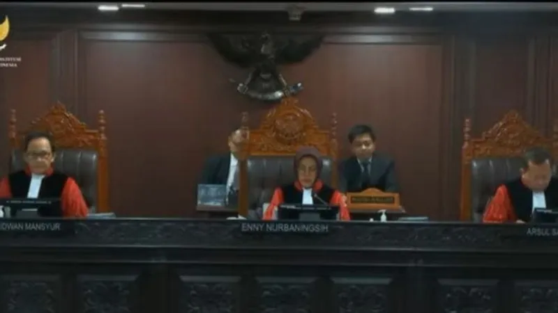 Hakim Konstitusi Enny Nurbaningsih 