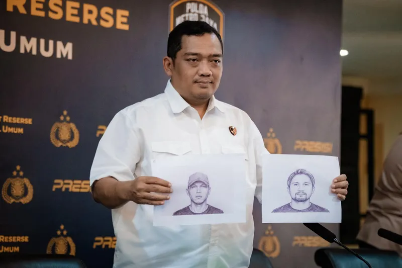 sketsa wajah yang diduga menjadi pelaku pengeroyokan atau penganiayaan 