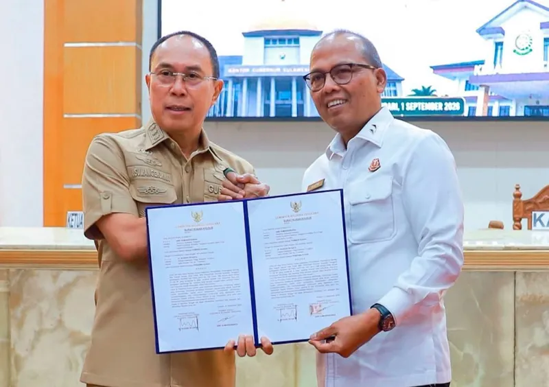 Gubernur Sulawesi Tenggara (Sultra) Andi Sum Gandeng