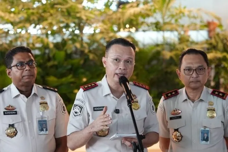 Direktur Jenderal (Dirjen) Imigrasi, Hendarsam Marantoko 
