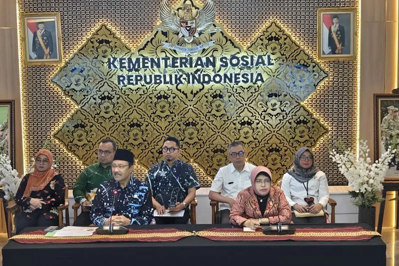 Menteri Sosial Saifullah Yusuf