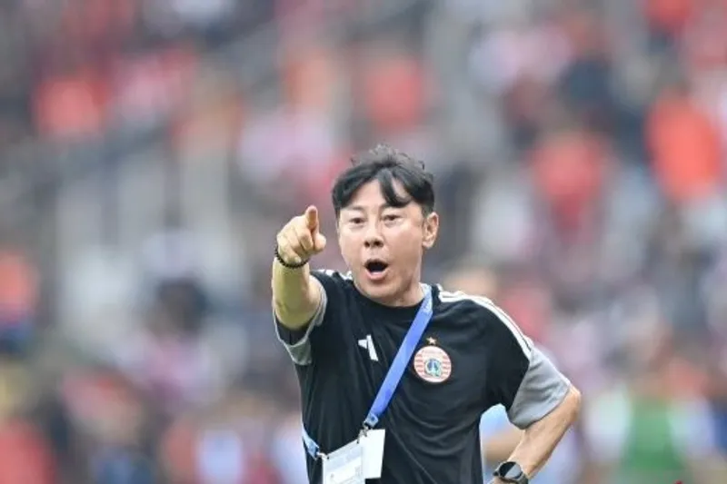 Pelatih Persija Jakarta Shin Tae-yong 