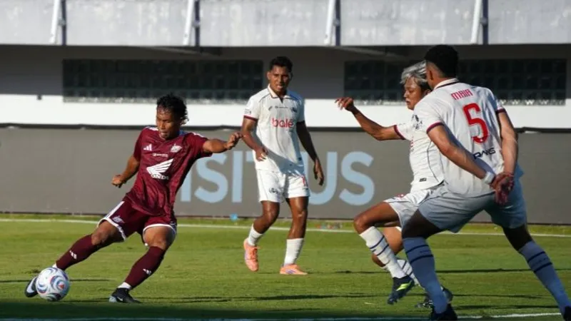 Pesepak bola Arema FC Achmad Maulana Syarif 