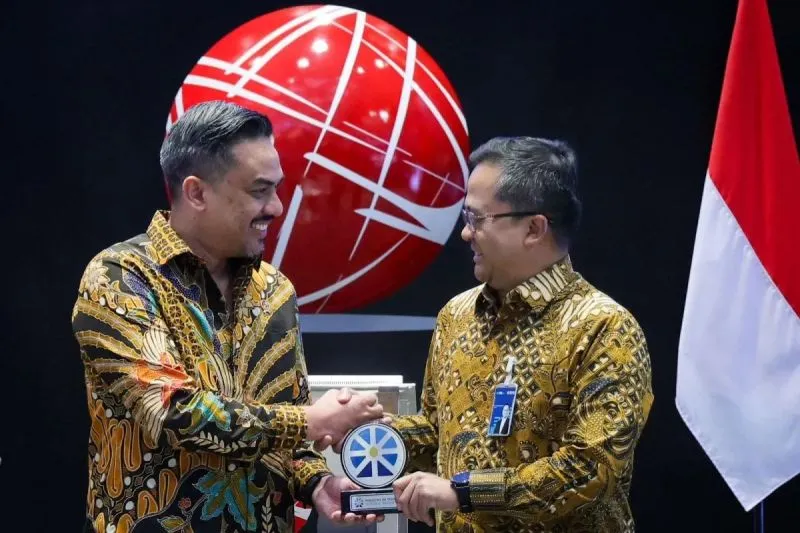 peluncuran program RISE To IPO, 