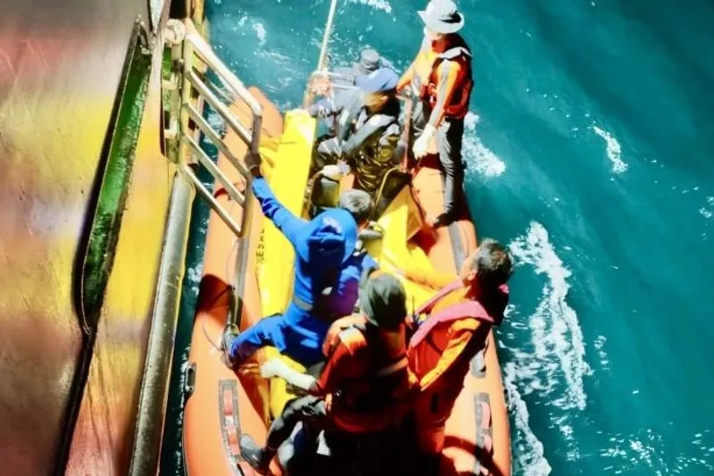 Tim SAR gabungan mengevakuasi satu jasad korban kapal virgo