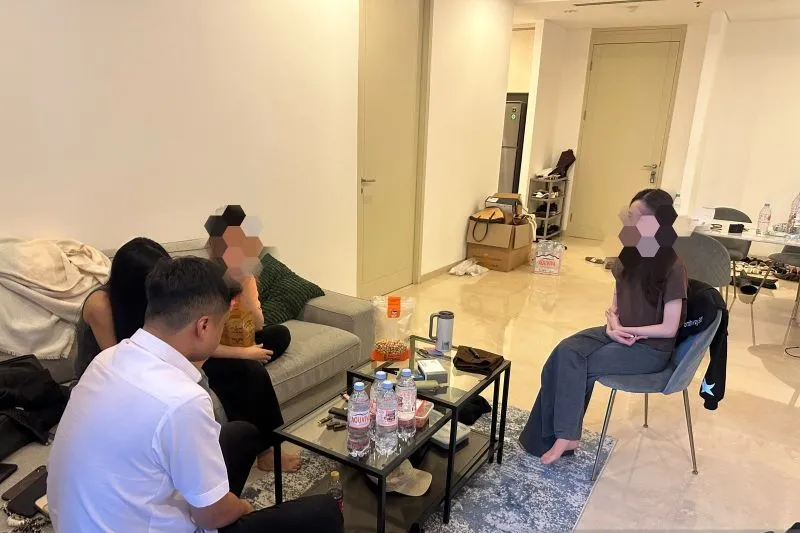 selebgram Julia Prastini atau dikenal dengan Jule terkait penyalahgunaan cairan e-cigarette