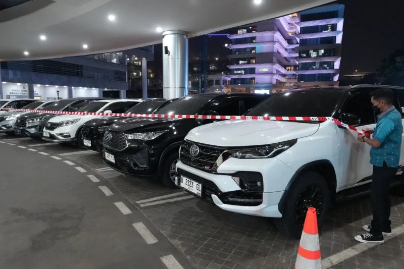 Jampidsus Kejaksaan Agung menyita 11 mobil dari PT PSMI