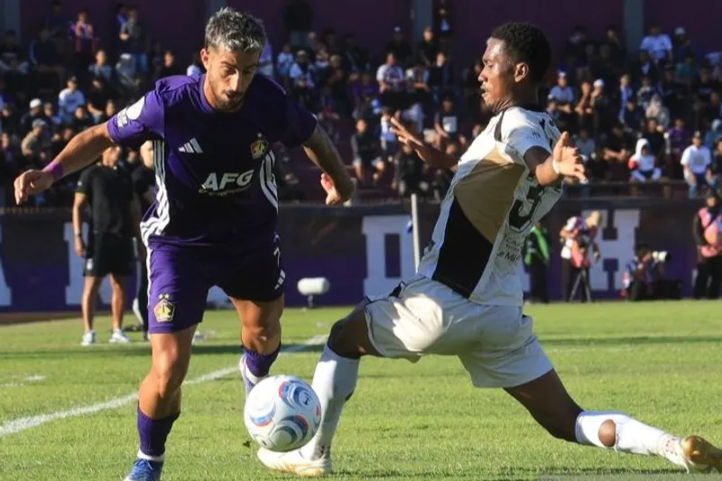 Pesepak bola Persik Kediri Ernesto Gomez Munoz
