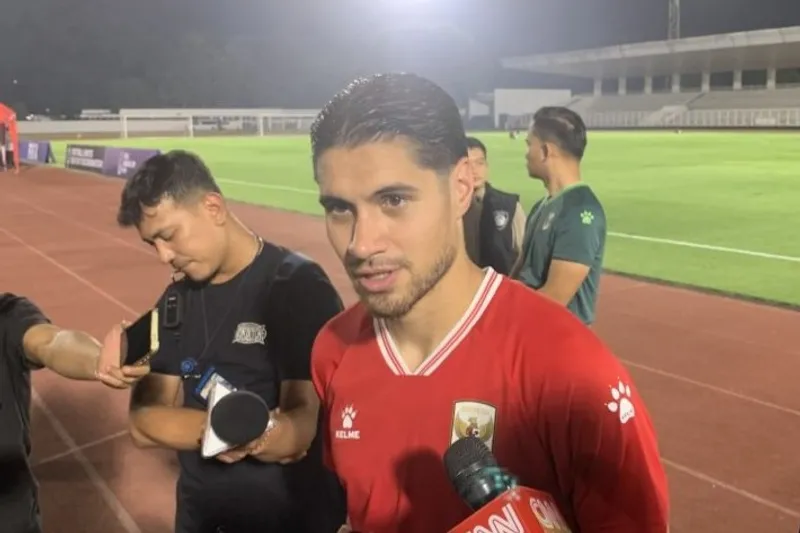Pemain timnas Indonesia Kevin Diks saat ditemui awak media di Stadion Madya Gelora Bung Karno, Jakarta, Selasa (22/9/2026). (ANTARA/Zaro Ezza Syachniar)
