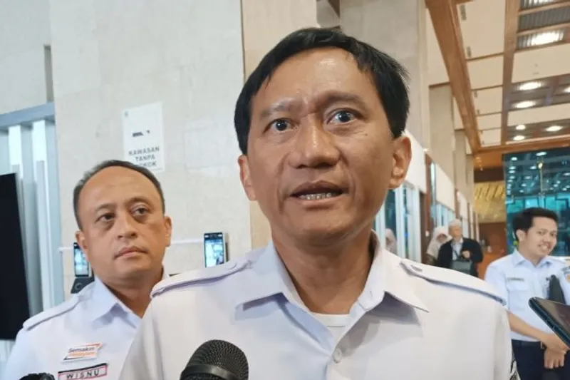 Direktur Utama PT Kereta Api Indonesia (Persero) Bobby Rasyidin