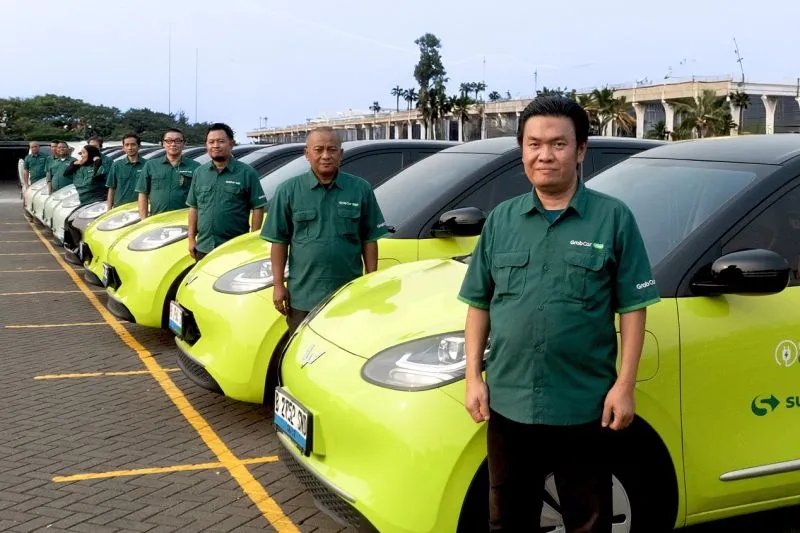 Mitra pengemudi dengan kendaraan listrik 