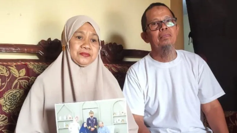 Orang tua Kapten Ashari