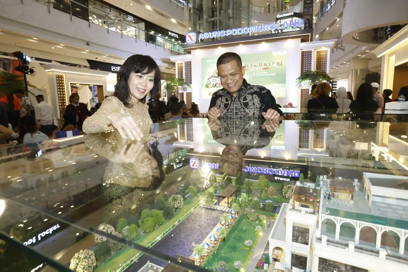 Marketing Director Agung Podomoro Yenti Lokatsaat
