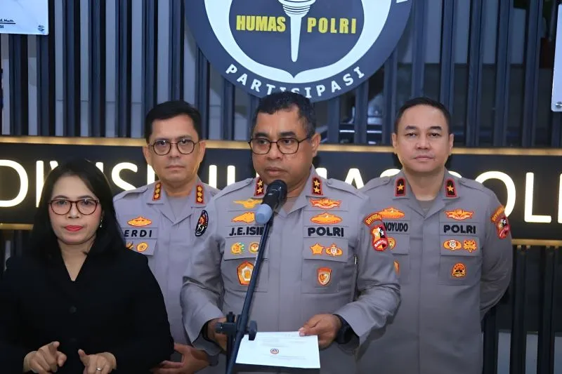 Kadiv Humas Polri Irjen Pol. Johnny Eddizon Isir