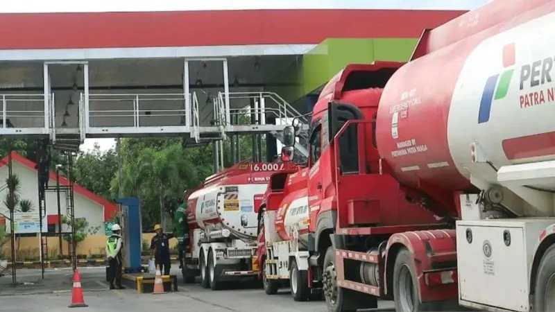 Truk tangki Pertamina Patra Niaga di Fuel Terminal (FT) Madiun
