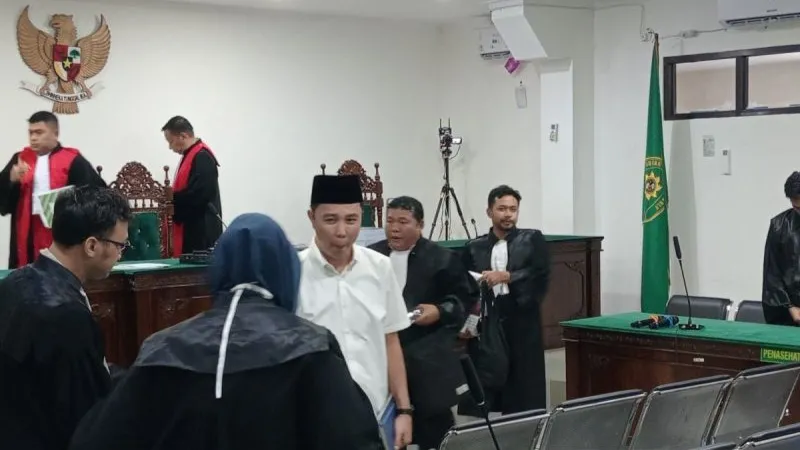 Bupati Rejang Lebong nonaktif Muhammad Fikri Thobari 