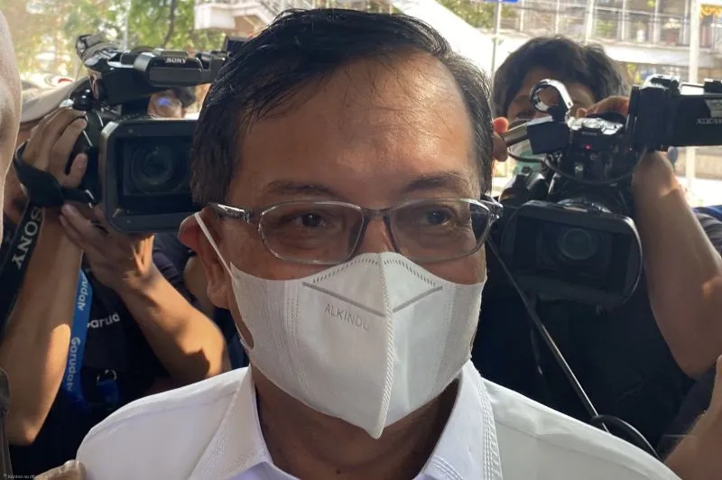 Sekretaris Utama Badan Nasional Penanggulangan Bencana (BNPB) Rustian keluar dari Gedung Merah Putih KPK, Kuningan, Jakarta, Rabu (14/10/2026). ANTARA/Fath Putra Mulya