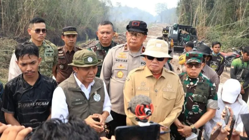 Menhut Raja Juli Antoni 