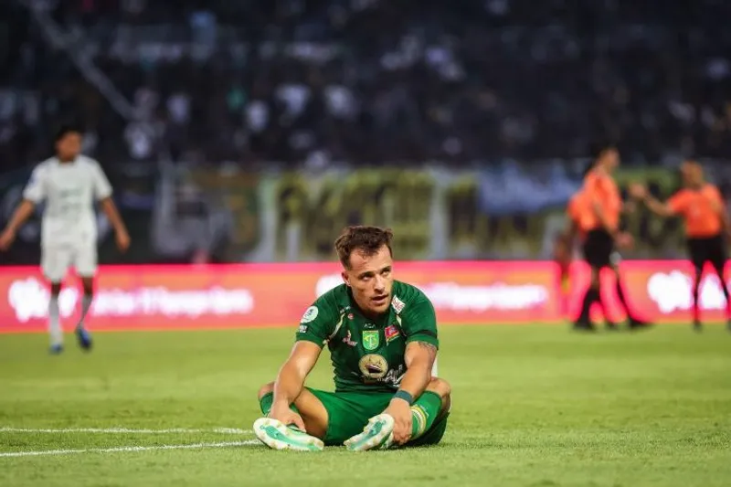 Pesepak bola Persebaya Surabaya Miguel Pereira