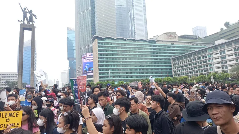 Suasana aksi unjuk rasa oleh sejumlah elemen mahasiswa 
