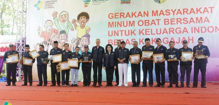 Menteri Kesehatan RI, Nila Farid Moeloek beserta jajaran eselon I Kementerian Kesehatan; Gubernur Jawa Tengah, Ganjar Pranowo; dan Bupati Demak, M. Natsir