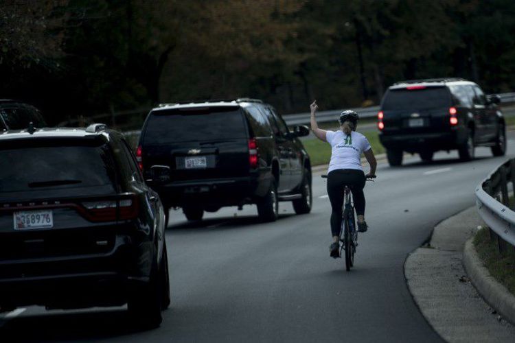 Donald Trump dan Juli Briskman