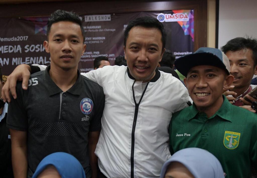 Kapten Arema dan Persebaya bersama Menpora