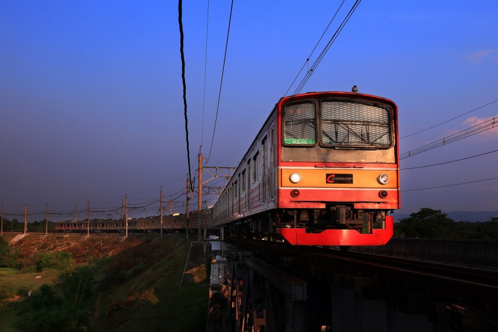 Sepanjang Tahun 2017, 315,8 Juta Penumpang Naik Commuter Line