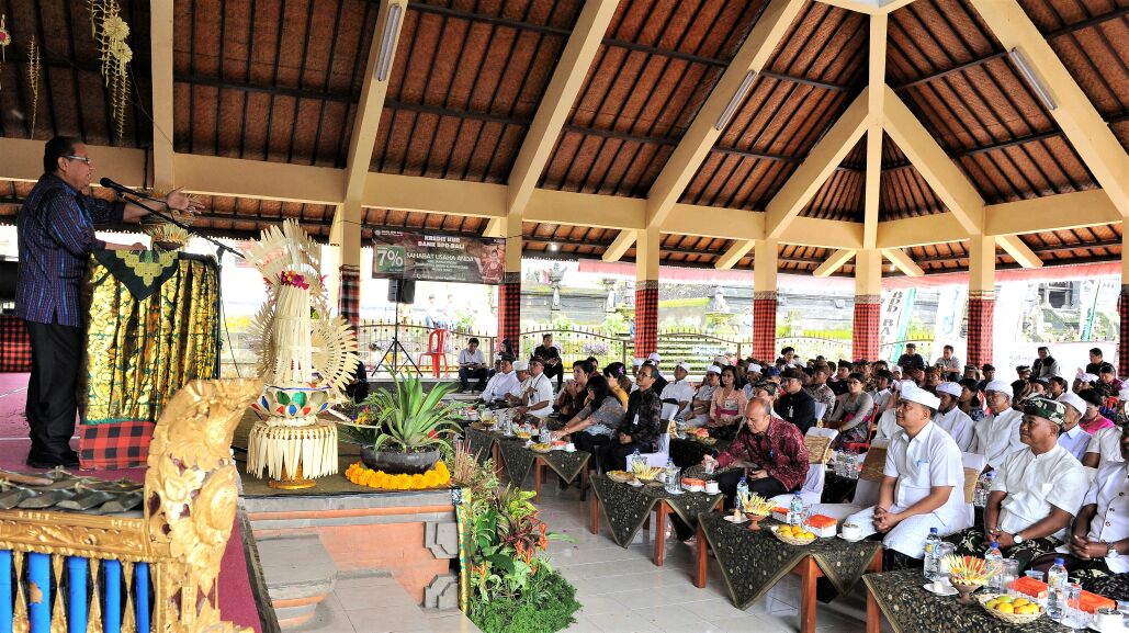 Menteri Puspayoga Meresmikan Pasar Rakyat Desa Bayunggede