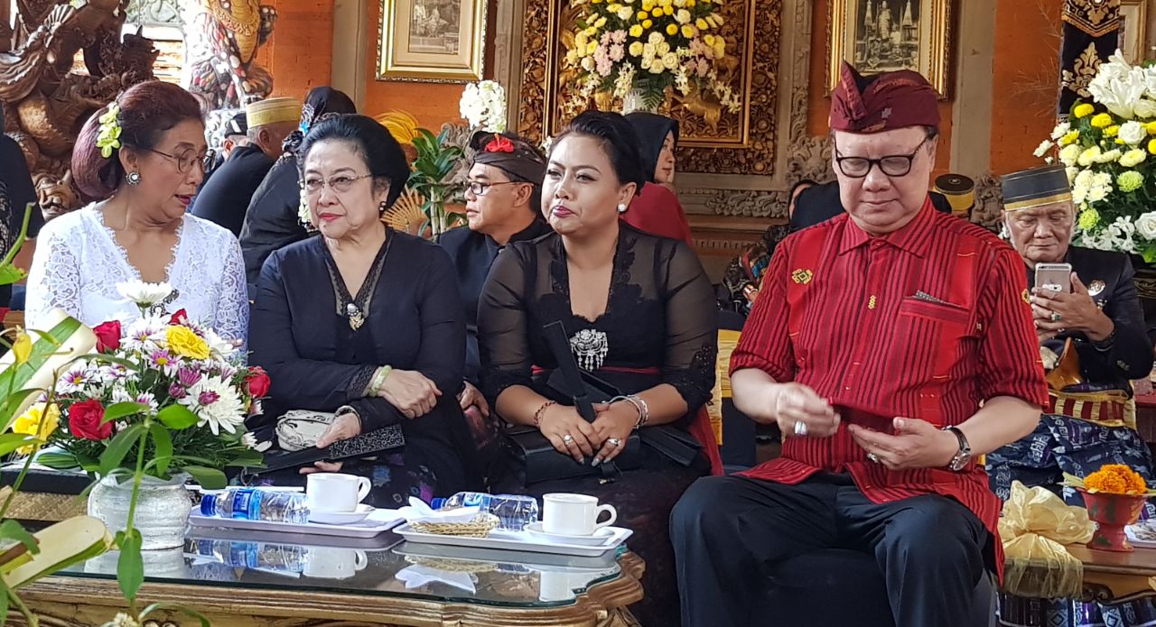Ikuti Upacara Ngaben, Susi: Yang Buang Sampah Sembarangan Tenggelamkan!