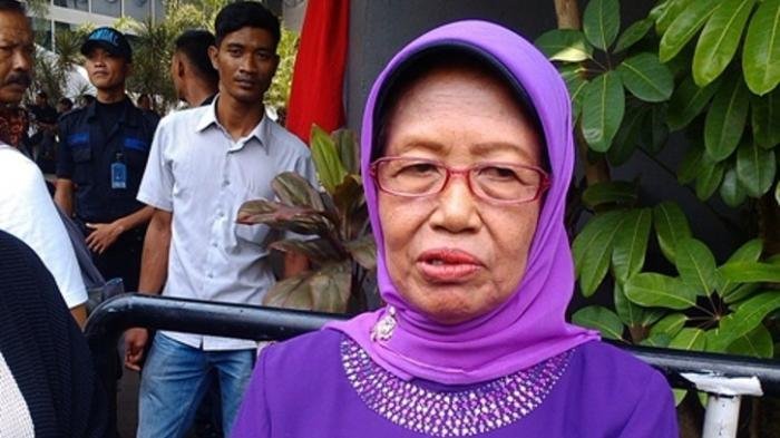 ibunda-jokowi-sujiatmi-notomiharjo_20170718_103826