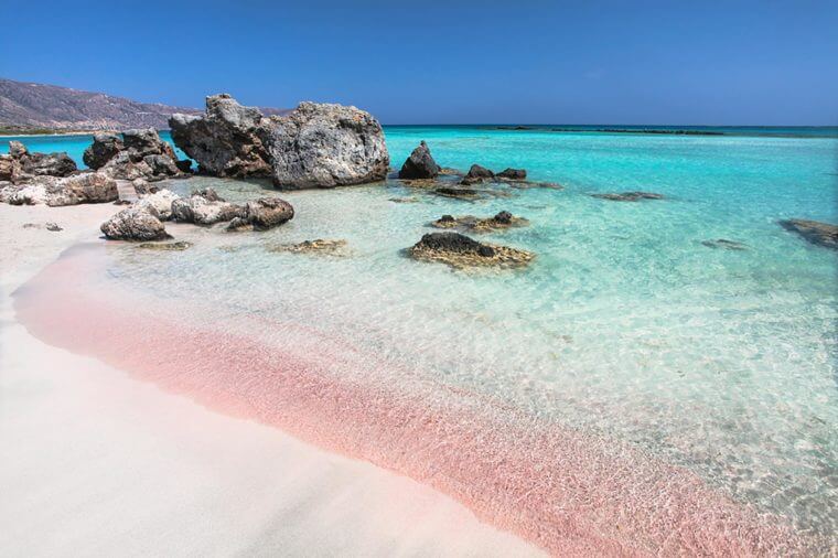 9 Pantai Merah Muda di Dunia yang Harus Anda Kunjungi