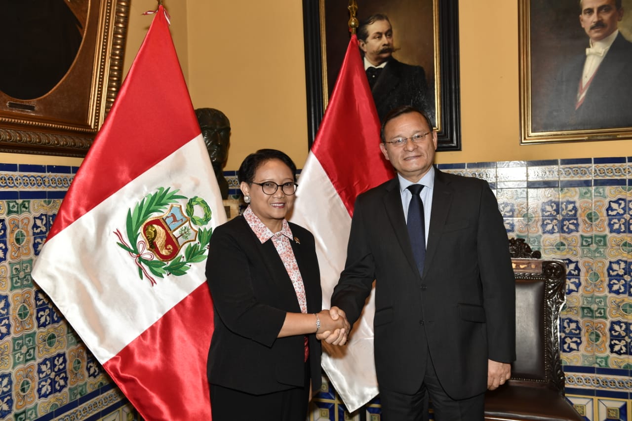 MenluRI-Peru