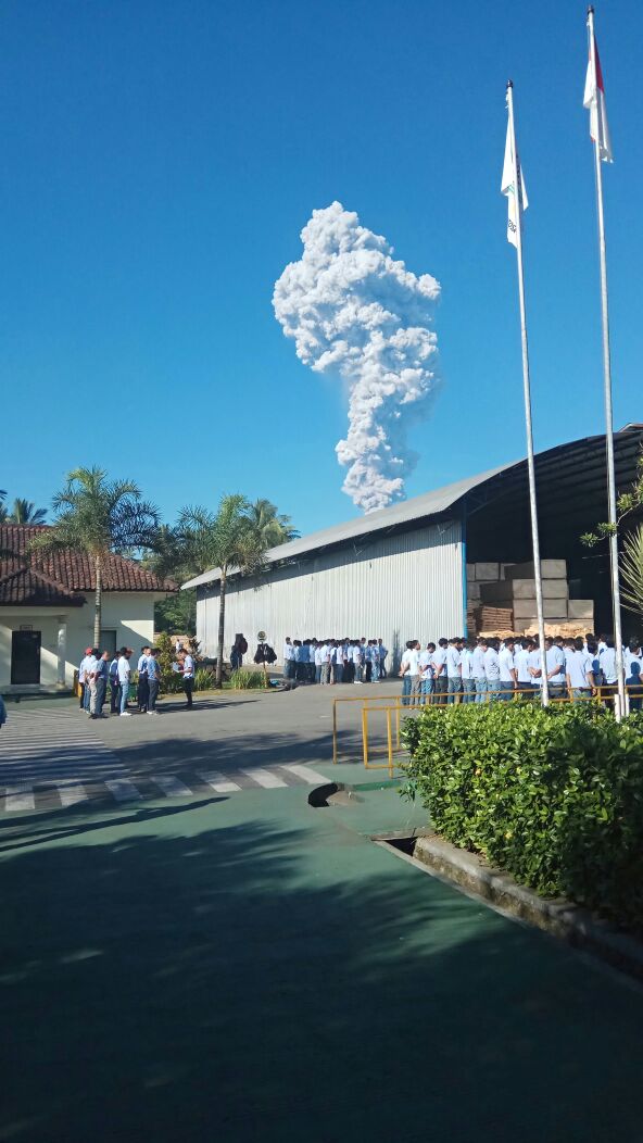 Video Letusan Freatik Gunung Merapi - ivoox.id