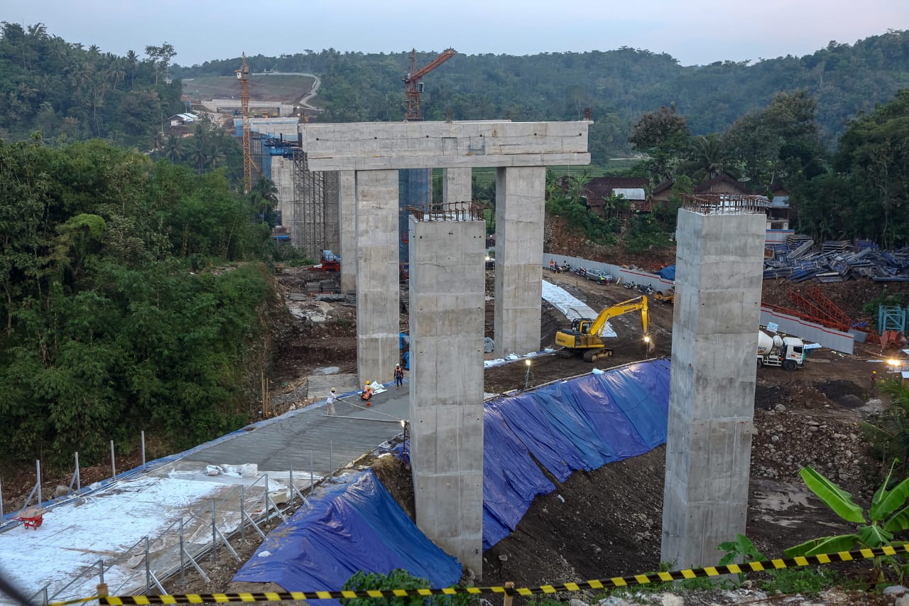 Kementrian PUPR: Jalan Tol Salatiga-Kertasura Dapat Dilalui Mudik Lebaran 2018 - ivoox.id
