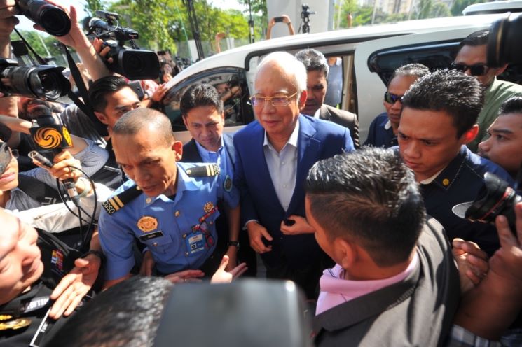 najib periksa