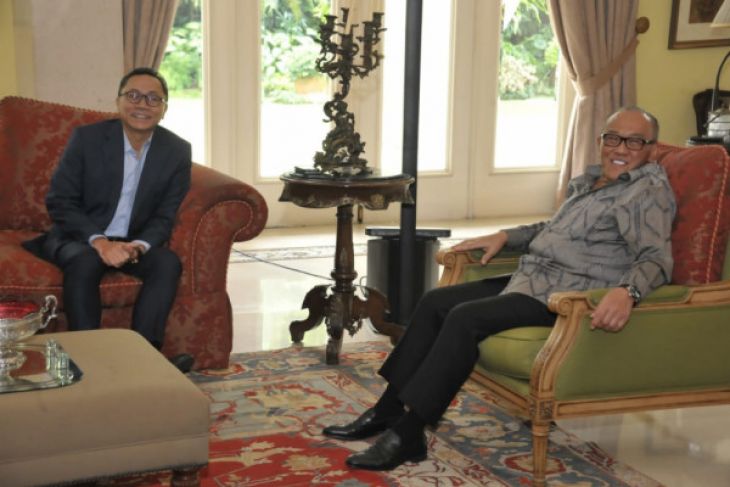 zulkifli hasan dan aburizal bakrie