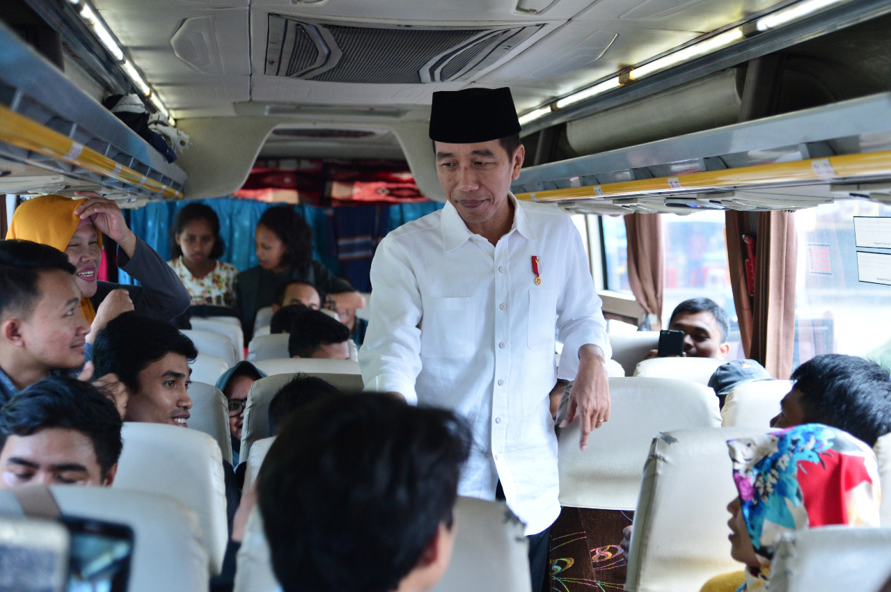 Ketika Presiden Sapa Pemudik di Terminal Baranangsiang Bogor