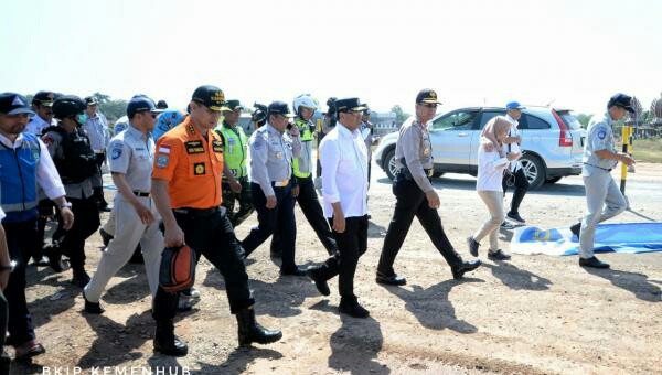 Menteri-Perhubungan-Tinjau-Arus-Balik-Mudik-doc.kemenhub-ivoox.id_